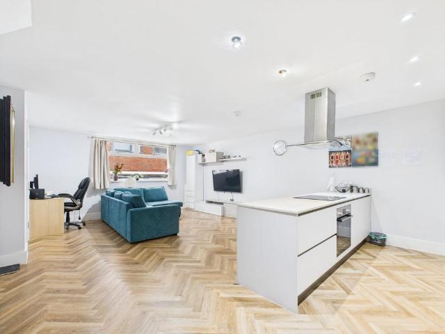 House for sale in Ruislip, Eastcote