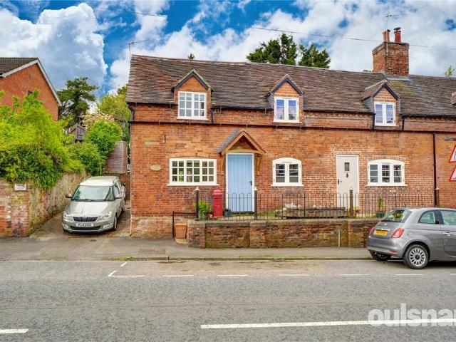 House for sale in Bromsgrove, Worcestershire