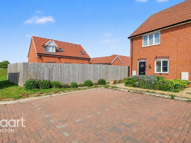 House for sale in Frinton and Walton, Dale Hill