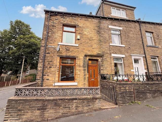 House for sale in Willowfield, Sowerby Bridge