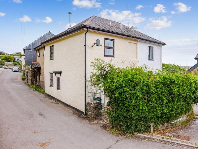 House for sale in Strode, Devon