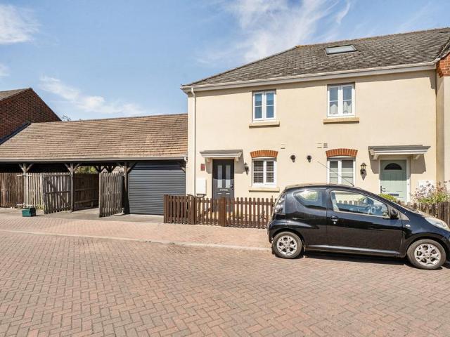 House for sale in Thatcham, West Berkshire