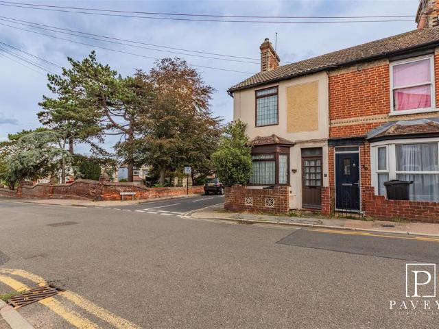 House for sale in Walton-on-the-Naze, Tendring