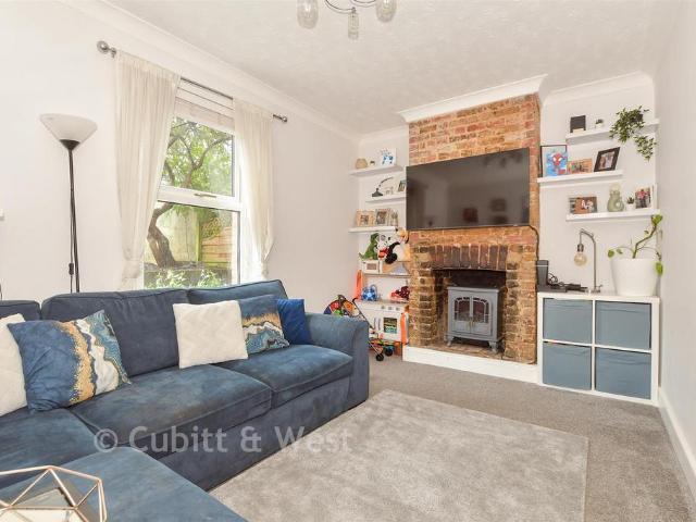 House for sale in Hillview, Surrey
