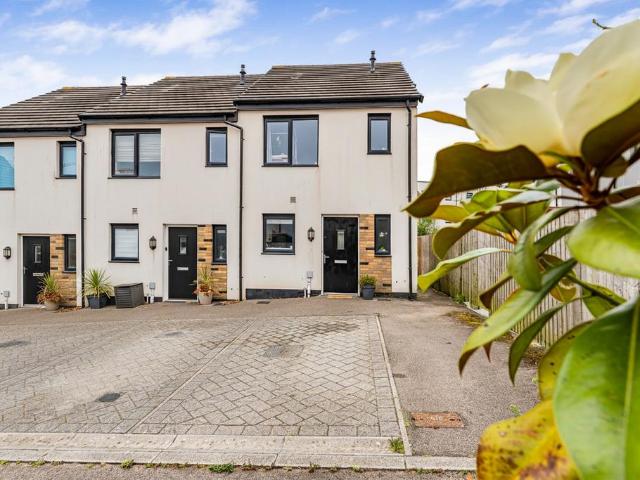 House for sale in Roseworthy, Cornwall