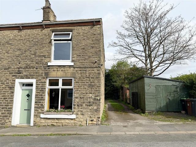 House for sale in Whitfield, Charlesworth
