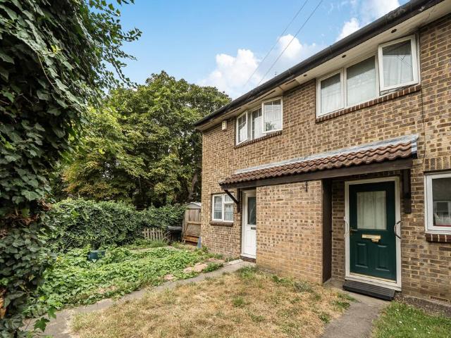 House for sale in London Borough of Merton, Mitcham