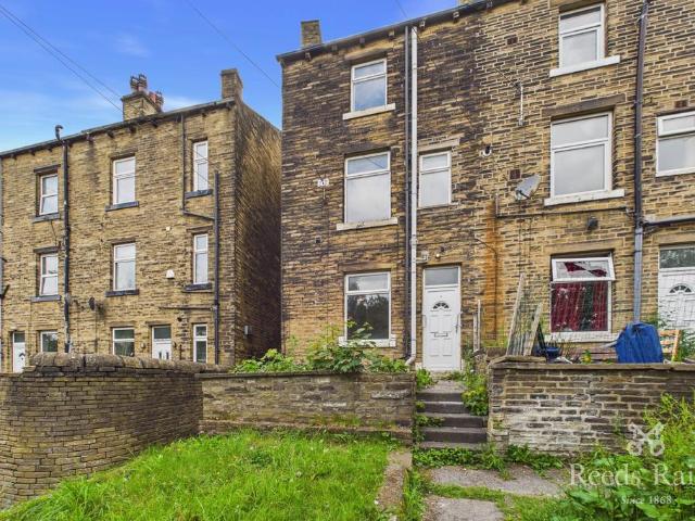 House for sale in Akroydon, Halifax