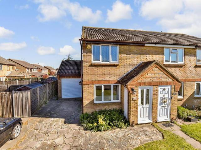 House for sale in Upchurch, Oad Street