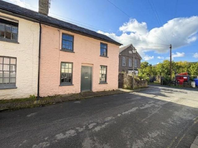 House for sale in Crickhowell