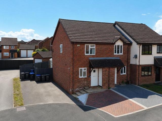 House for sale in Northampton, Northamptonshire