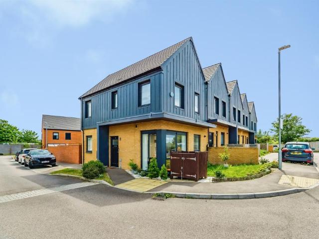 House for sale in Regent Quay, Oad Street
