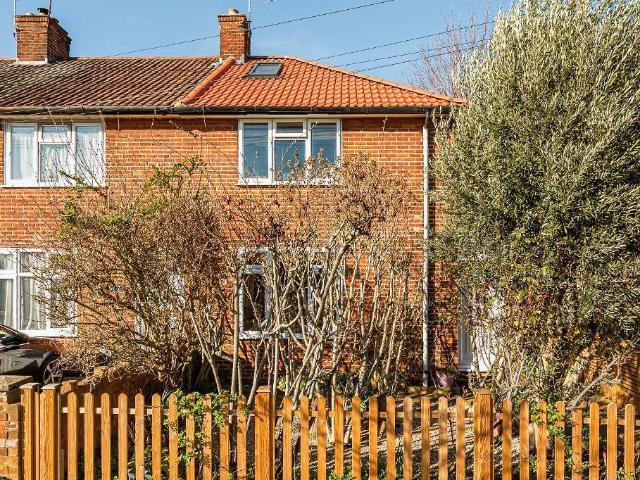 House for sale in London Borough of Ealing, Greenford