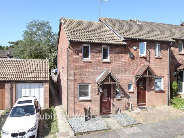 House for sale in Broadfield, Glynde