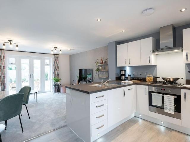House for sale in Priors Hall Park, Weldon