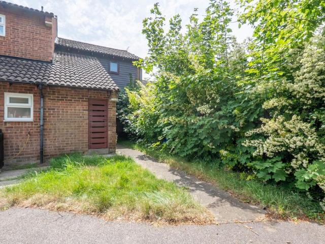 House for sale in California, Dunstable