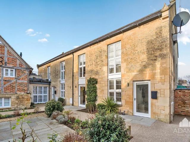 House for sale in Winchcombe, Pamington