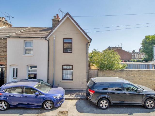 House for sale in Swanscombe and Greenhithe, Monks Orchard