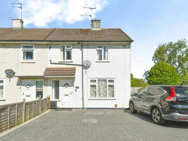 House for sale in Penhill, Swindon