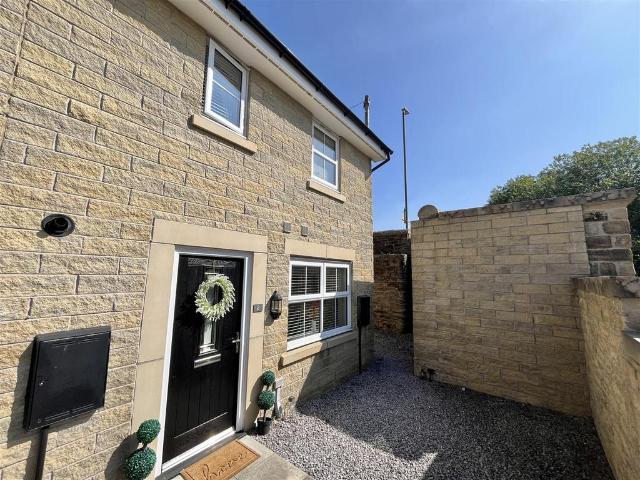 House for sale in Charlesworth, East Midlands