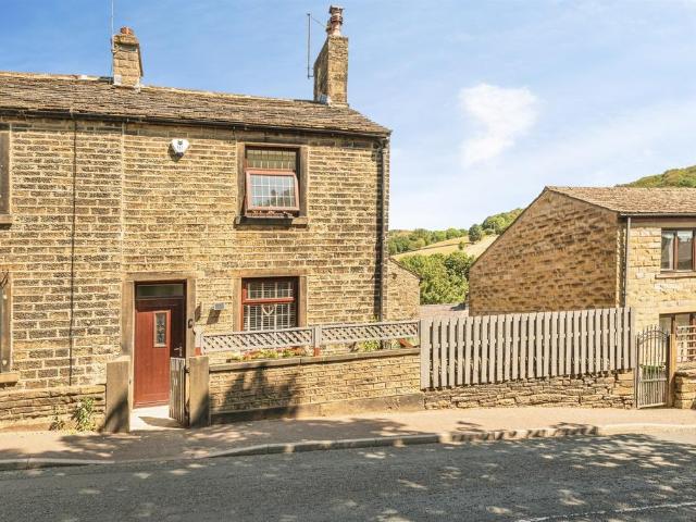 House for sale in New Mill, West Yorkshire