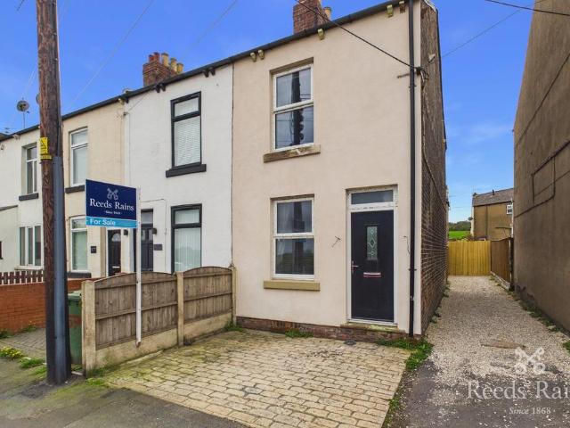 House for sale in Calder Grove, West Yorkshire