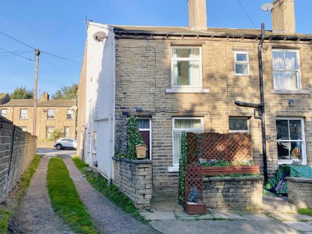 House for sale in Rastrick, Calderdale