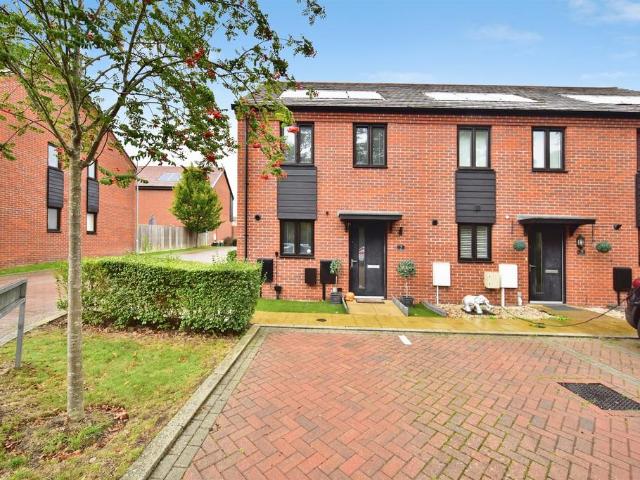 House for sale in Leybourne Chase, Tonbridge and Malling