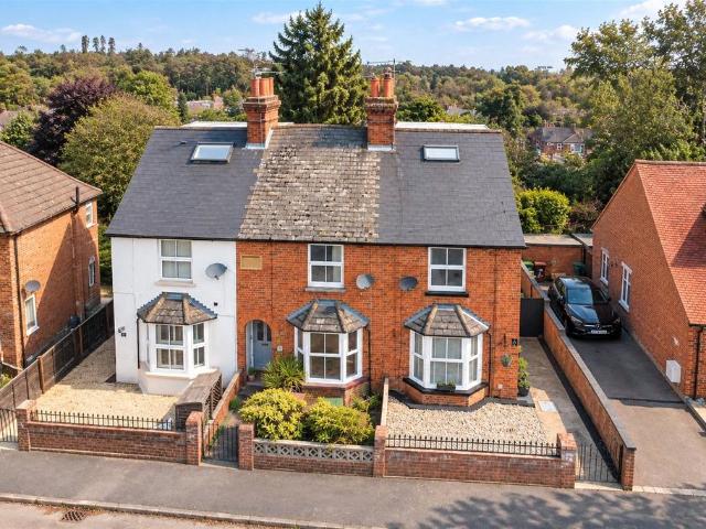 House for sale in Martin's Heron, Winkfield