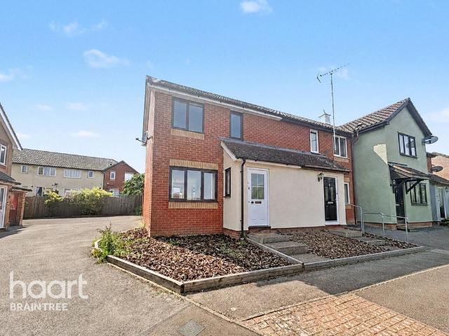 House for sale in Chipping Hill, Essex