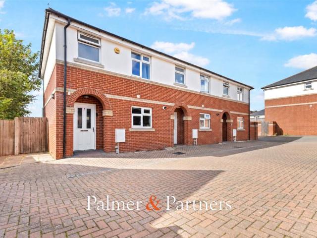House for sale in Hythe, Colchester