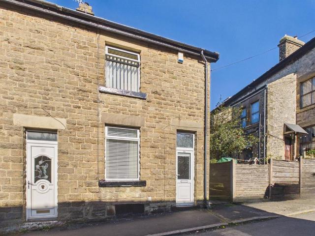 House for sale in Charlesworth, East Midlands