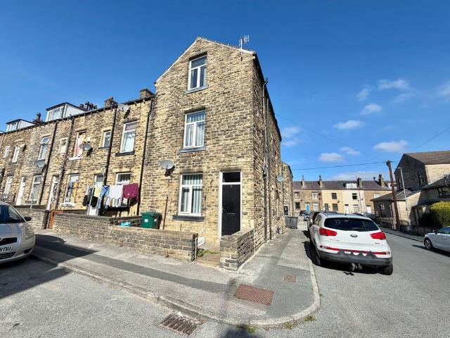 House for sale in Bogthorn, Bradford