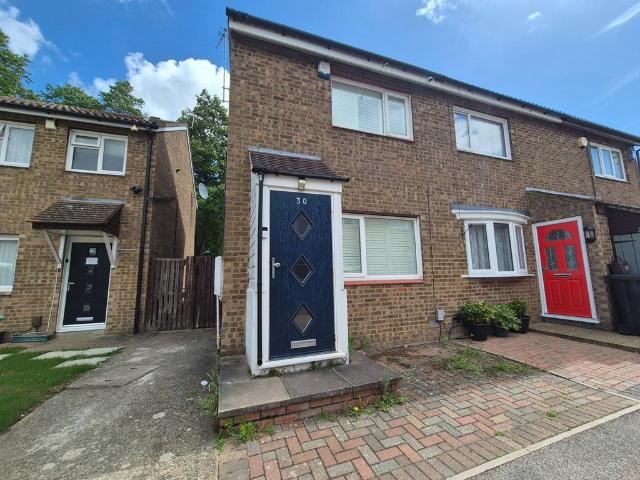 House for sale in Woodside Estate, Houghton Regis