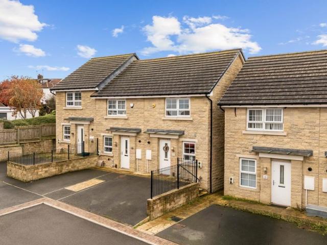 House for sale in Town End, Bradford