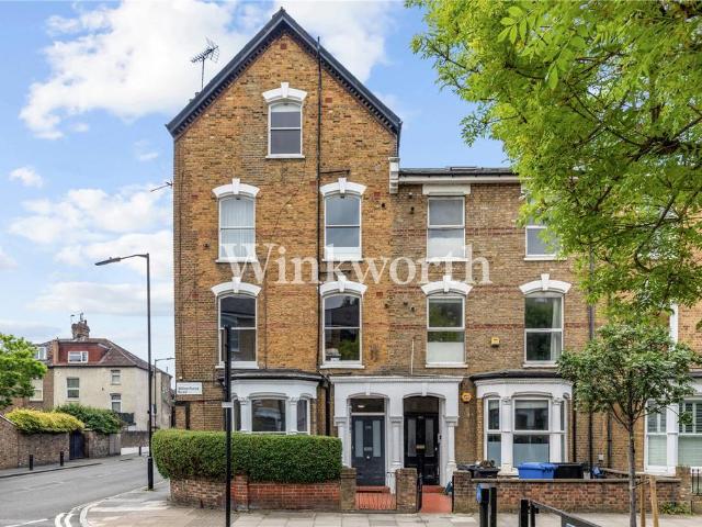 House for sale in Brownswood Park, Stoke Newington