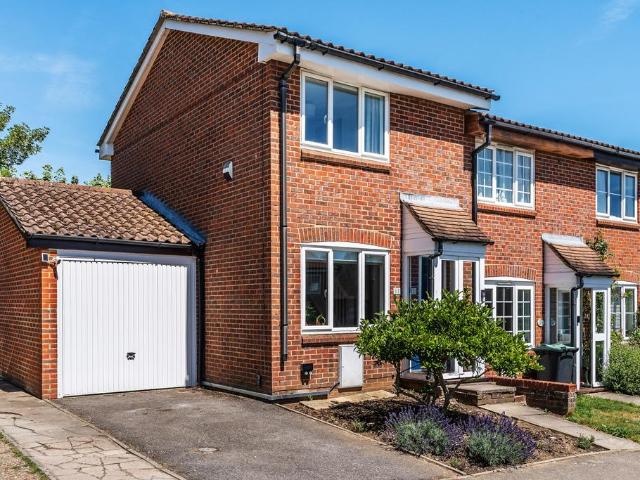 House for sale in The Butts, Kent