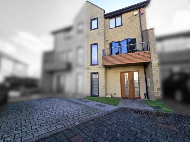 House for sale in Mirfield, West Yorkshire