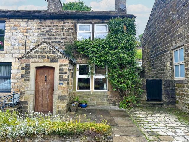 House for sale in Ickornshaw, North Yorkshire