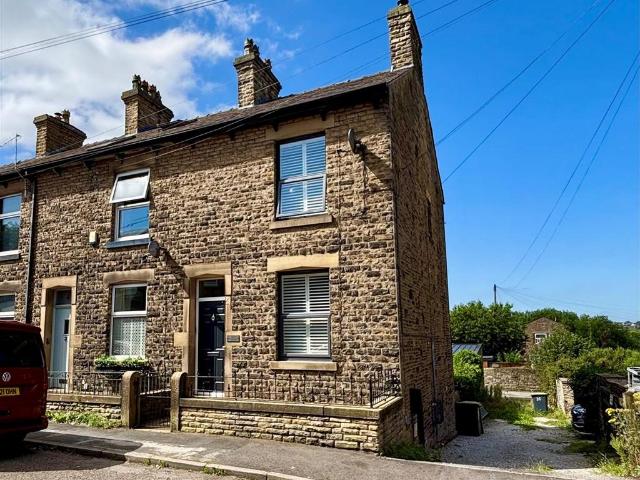 House for sale in Charlesworth, East Midlands