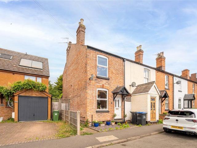 House for sale in Green Close, Warwickshire