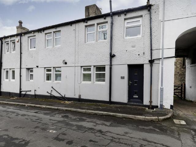 House for sale in Thornton Lodge, Huddersfield