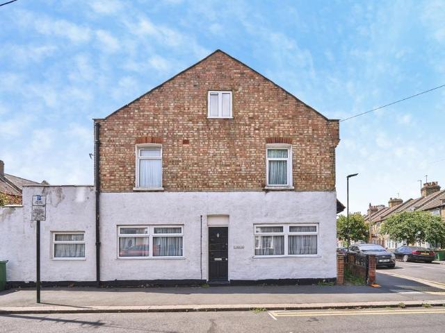 House for sale in Plaistow, Greater London