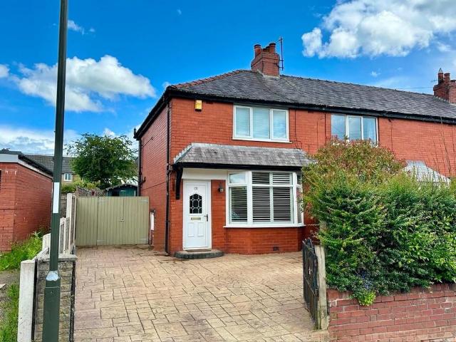 House for sale in Charlesworth, East Midlands