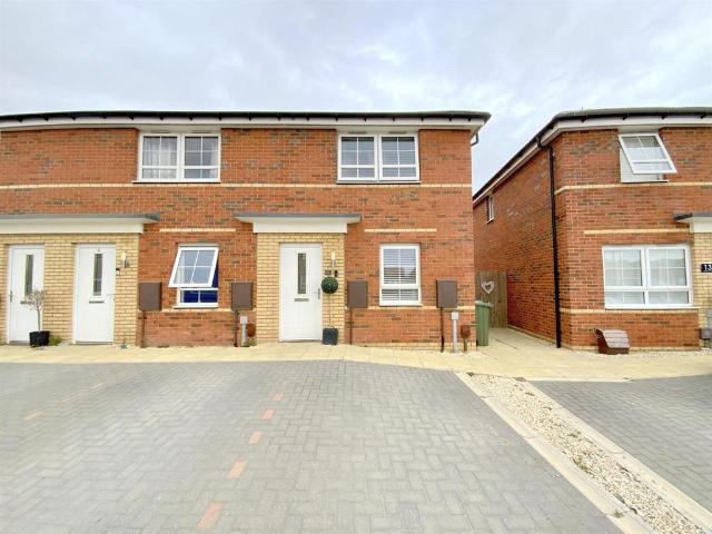 House for sale in New Waltham