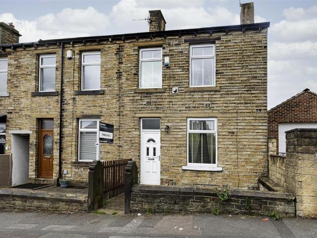 House for sale in Huddersfield, West Yorkshire