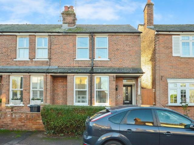House for sale in Hatching Green, Five Acres