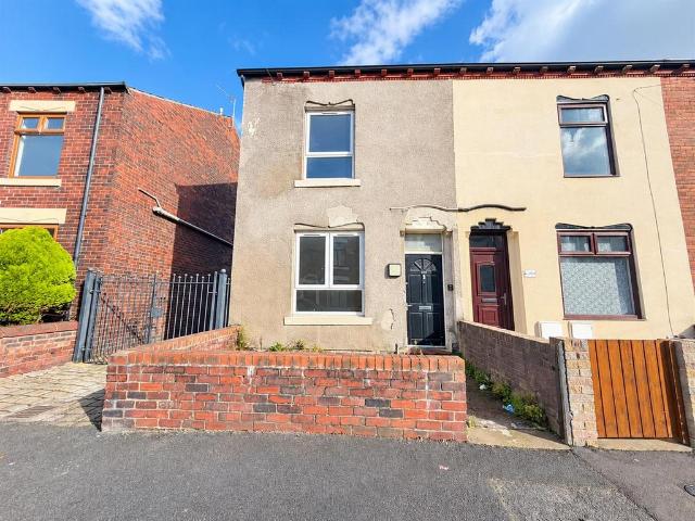 House for sale in Wood End, Oldham