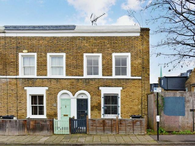 House for sale in South Hackney, Greater London