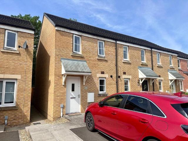 House for sale in Llanedi, Hendy